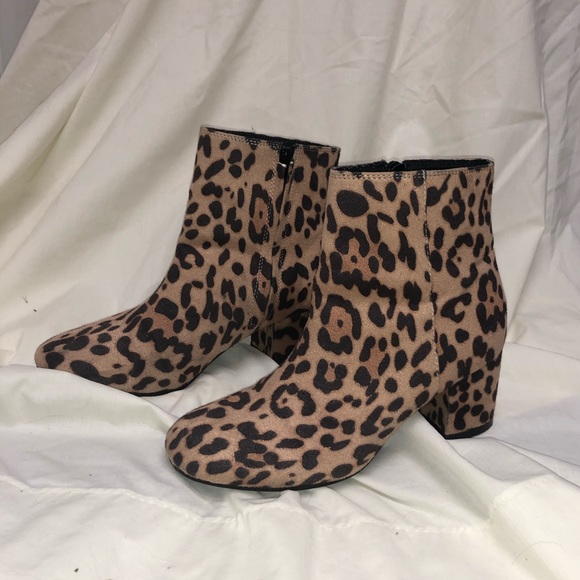 TIME & TRU cheetah print booties - Picture 2 of 9